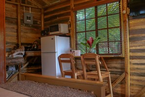 In-room dining - The Blue Mahoe Treehouse (St. Ann's Bay)