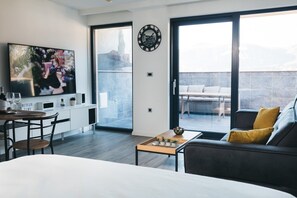 تلفزيون ذكي، مشغل دي في دي