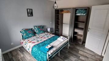 1 chambre, bureau, fer et planche Ă repasser, Wi-Fi