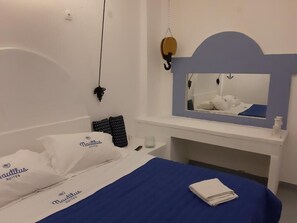 Iron/ironing board, free WiFi - Nautilus (Aegina)