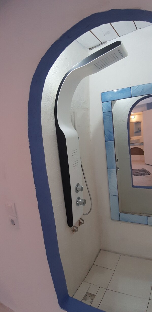 Bathroom - Nautilus (Aegina)