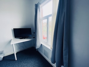 Casa, várias camas | 4 quartos, ferros/tábuas de passar roupa, Wi-Fi de cortesia