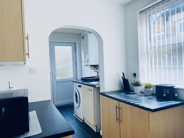 Hus, flere senger | Eget kjøkken | Kjøleskap, mikrobølgeovn, ovn og kokeplater