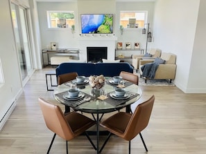 Dining - Oceanfront Sunsets (Nanaimo)