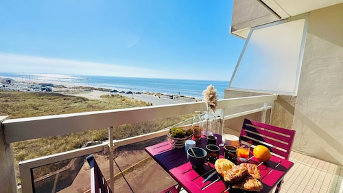 Sea view apartment at the foot of Merlimont beach