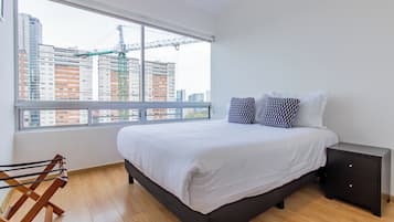 3 bedrooms, in-room safe, iron/ironing board, travel crib