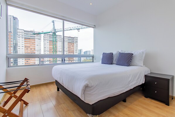 3 bedrooms, in-room safe, iron/ironing board, travel crib