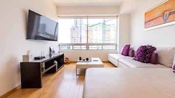 3 bedrooms, in-room safe, iron/ironing board, travel crib