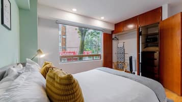 1 bedroom, in-room safe, desk, iron/ironing board