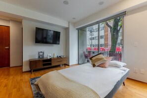 1 bedroom, in-room safe, desk, iron/ironing board