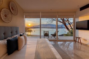 7 Schlafzimmer, Zimmersafe, Schreibtisch, Bügeleisen/Bügelbrett