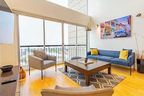 Capitalia - Bright & Modern Duplex