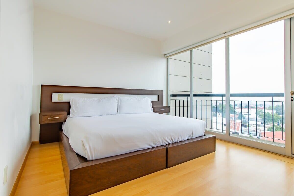 2 bedrooms, in-room safe, desk, iron/ironing board