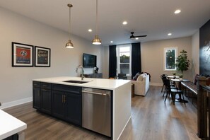 Interior - Huge Royal Townhome - Beautiful Design - Rooftop (Nashville)