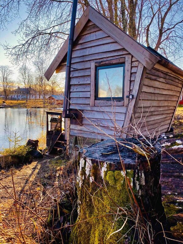 Cabin | Exterior