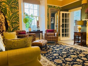 Smart TV, fireplace, books