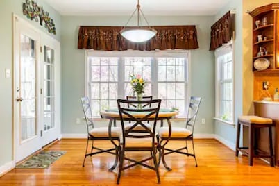 Beautiful and Spacious home w/Outdoor Kitchen