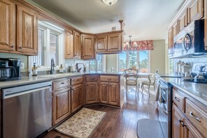 Fridge, microwave, oven, stovetop - Gorgeous Lake Views, 2 living areas, large porch, Central Location (Hot Springs Village)