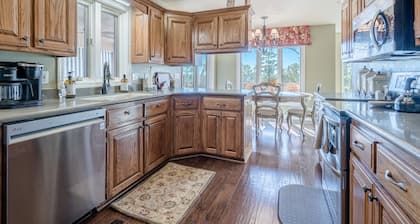 Gorgeous Lake Views, 2 living areas, large porch, Central Location