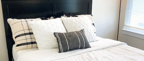 2 makuuhuonetta, memory foam -patjalliset sängyt, ilmainen Wi-Fi