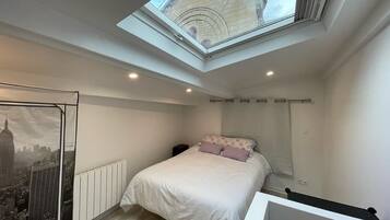 1 slaapkamer, een bureau, gratis wifi, beddengoed