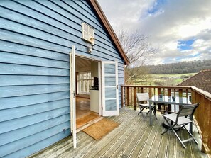 Outdoor dining - The Hazeling Hideaway (Slad, near Stroud)