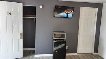 Comfort Single Room | Free WiFi, bed sheets