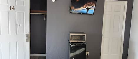 Comfort Single Room | Free WiFi, bed sheets