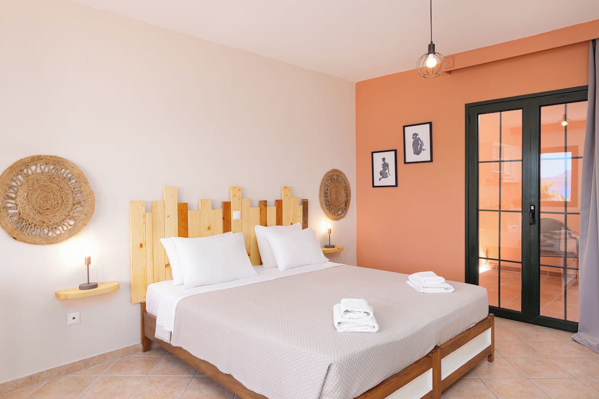 Executive Studio | 1 bedroom, individually decorated, laptop workspace, blackout drapes