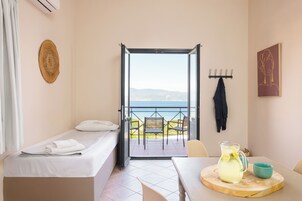 Executive apartman | Nappalirész | 32 hüvelyk képátmérőjű 
okostévé, amelyen többféle kábelcsatorna nézhető