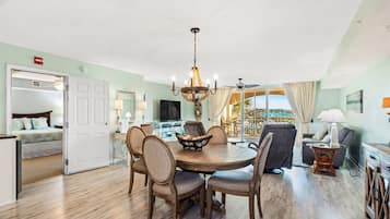 Condo, 2 phòng ngủ, ban công, quang cảnh kênh (1-302) | Ngoại thất