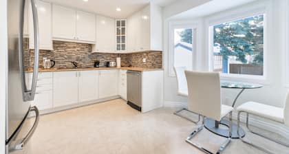 ⭐️Comfy and Classic 5 bedroom Home⭐️ King Bed🛏 Pool Table🎱3 Min from WEM🛍🎉❤️