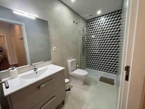 Hair dryer - A-MO Porto by Trip2Portugal: Arts District up to 8 (Porto)
