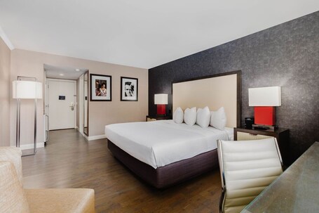 2500 Penn, a Placemakr Experience - Image 14
