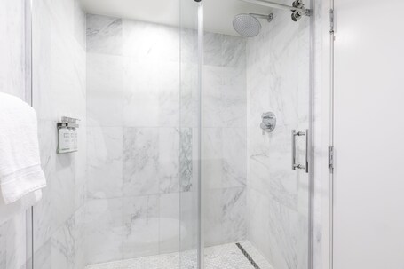 2500 Penn, a Placemakr Experience - Image 15