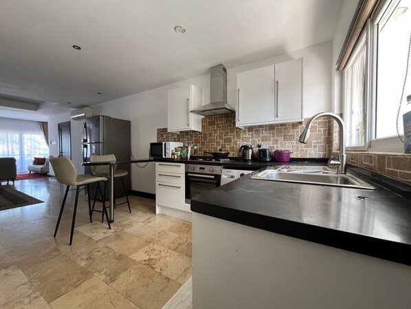 Fridge, microwave, oven, stovetop