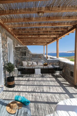 Habitación de lujo, para no fumadores, vista al mar | Terraza o patio