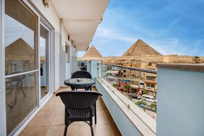 Balcony view - Mamlouk Pyramids Hotel  (Giza)