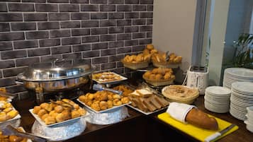 Desayuno buffet todos los días (con cargo)