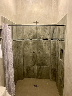 Minibar, in-room safe, free WiFi, bed sheets