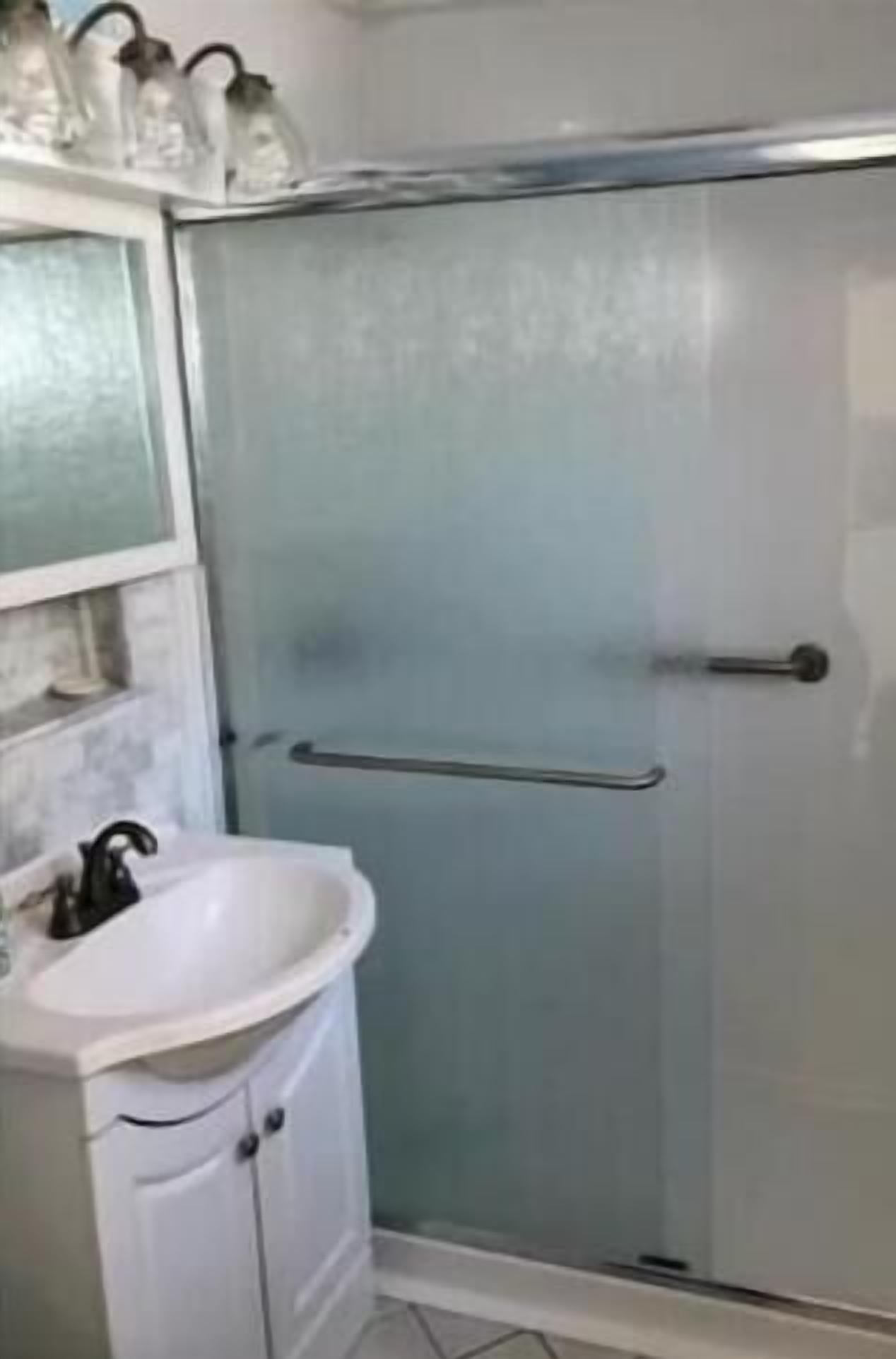 Shower, towels