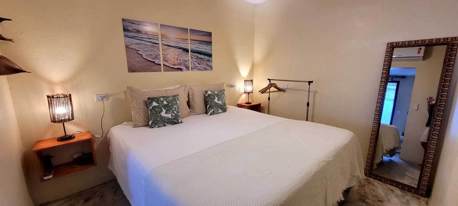 Quarto casal standard (Suite standard 3) | Frigobar, cortinas blackout, ferros/tábuas de passar roupa