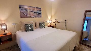 Quarto casal standard (Suite standard 3) | Frigobar, cortinas blackout, ferros/tábuas de passar roupa