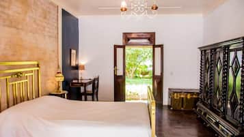 Quarto premium | Individualmente decorados, individualmente mobiliados, escrivaninha