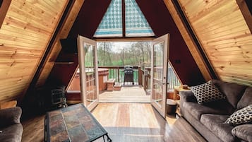 Smart TV, fireplace, DVD player