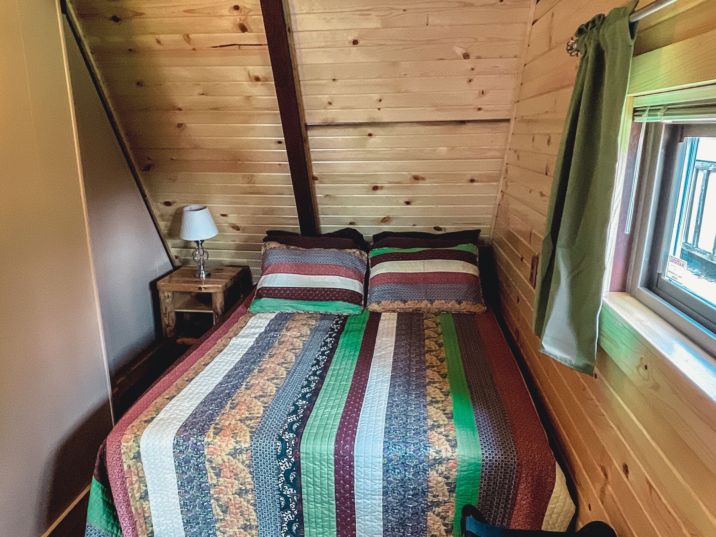 2 chambres, bureau, accès au Wi-Fi (inclus), literie fournie