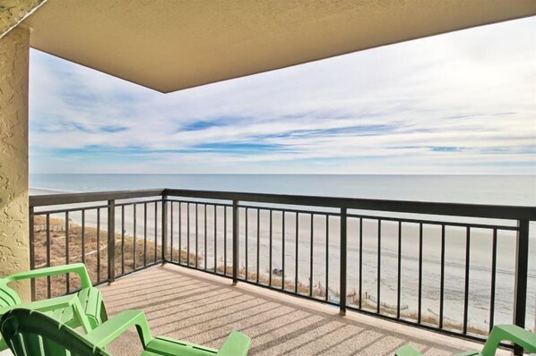 Condo, 1 Bedroom, Balcony, Oceanfront (806) | Exterior