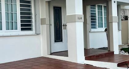 Safe Cozy Studio near Airport, Beaches