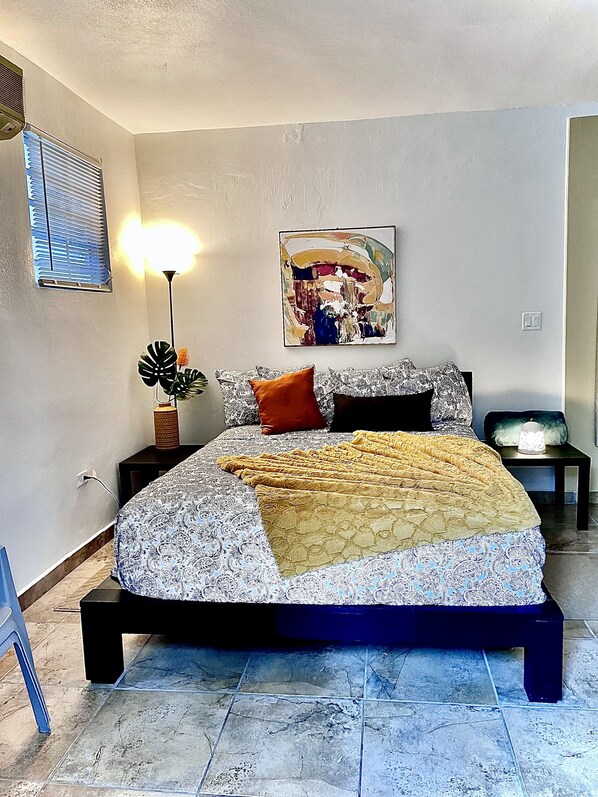 1 camera, una scrivania, ferro/asse da stiro, Wi-Fi gratuito