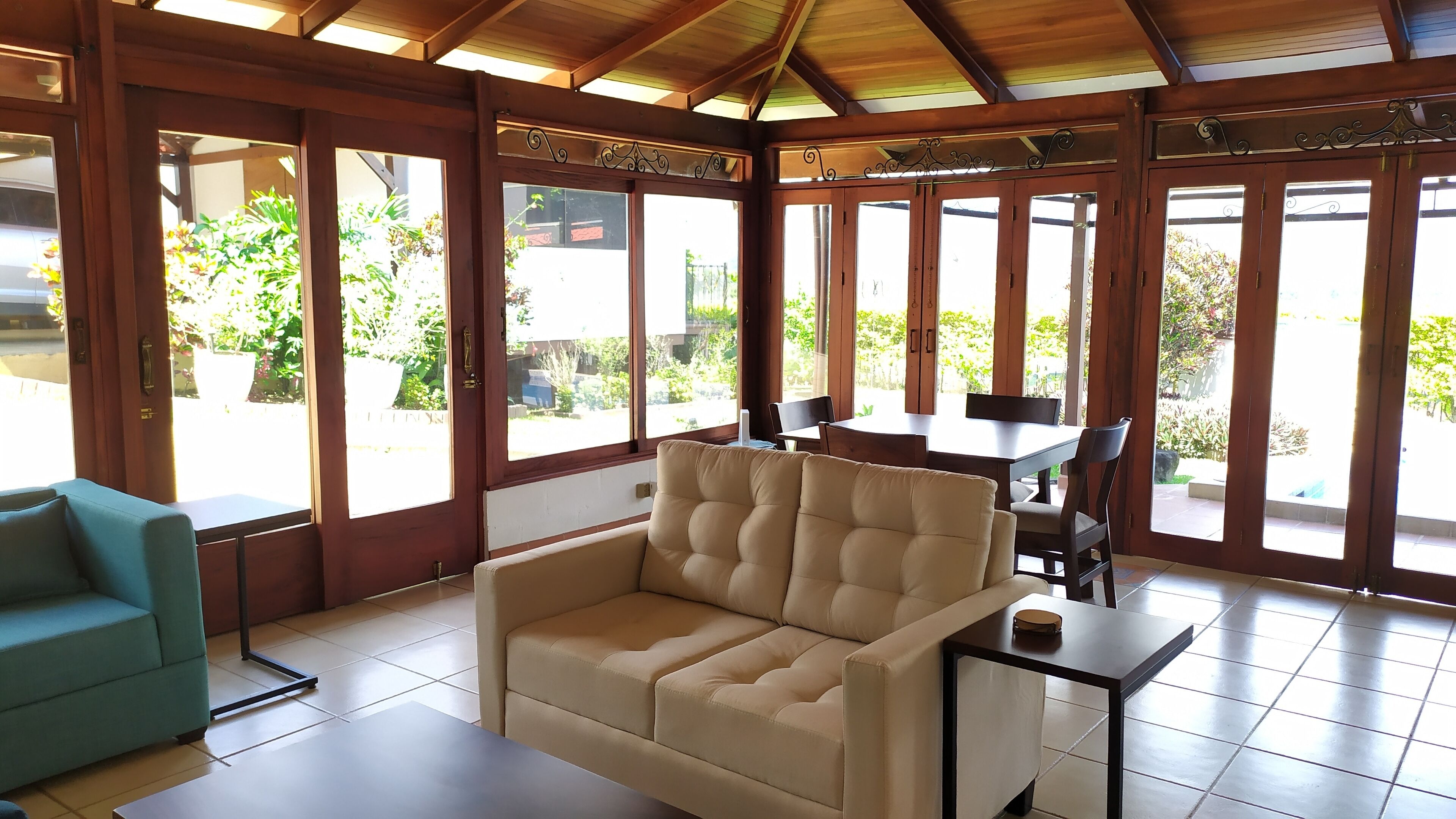 TV connectée, espaces bureaux